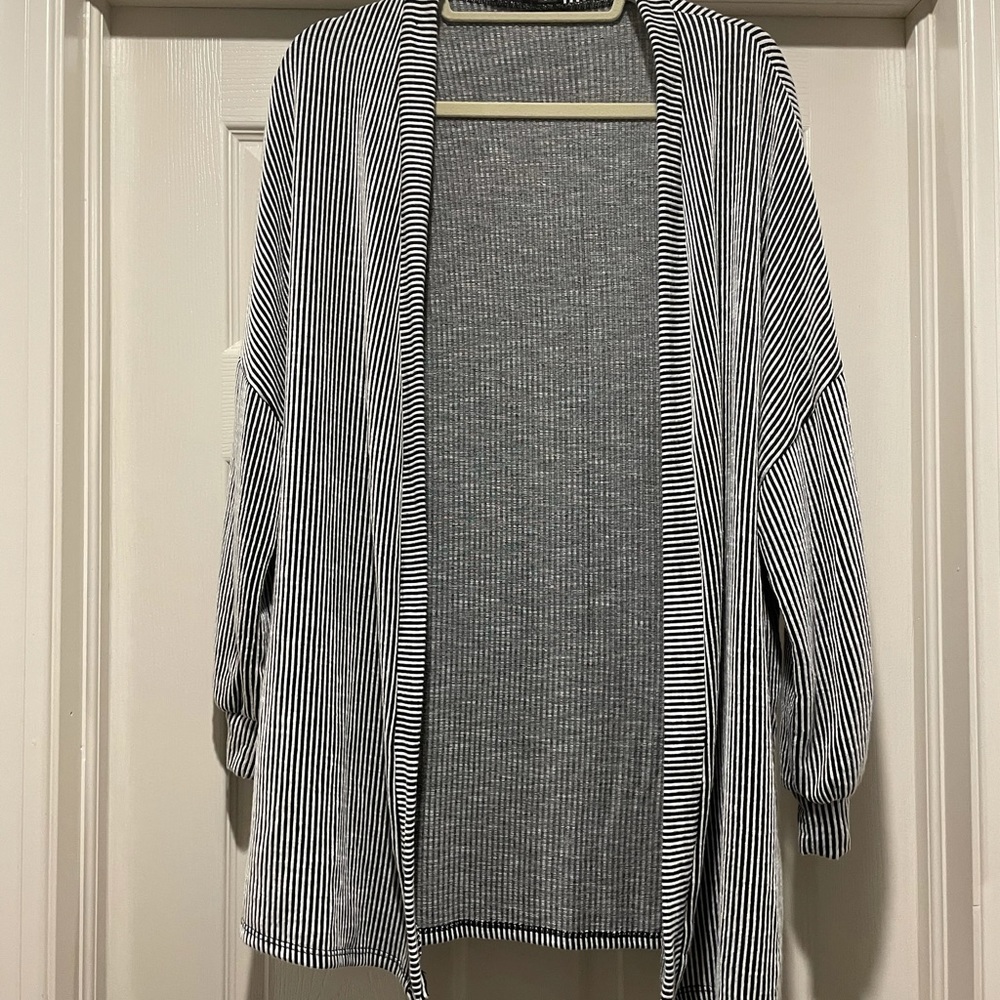 Gyft Cardigan Sweater